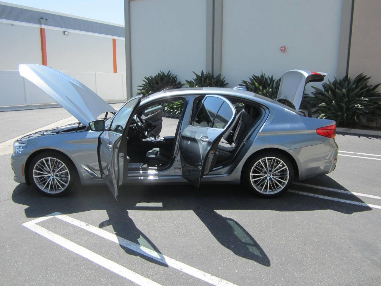 Used 2018 BMW 540i w/ Premium Package image 9