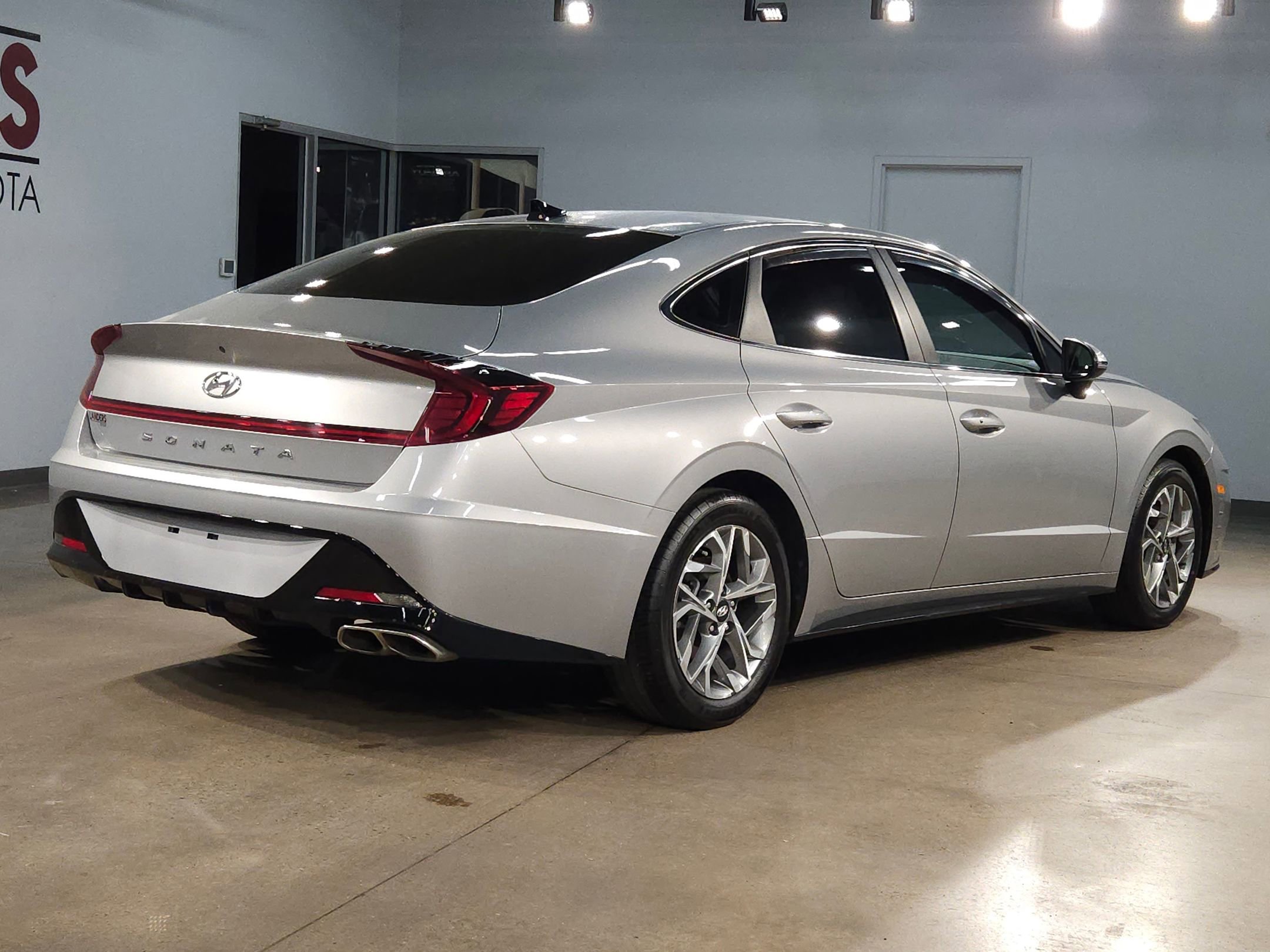 Used 2023 Hyundai Sonata SEL w/ Cargo Package image 7