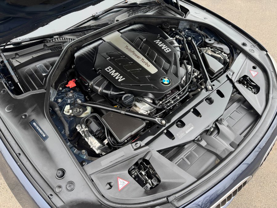 Used 2014 BMW 750Li xDrive AWD/4WD image 25