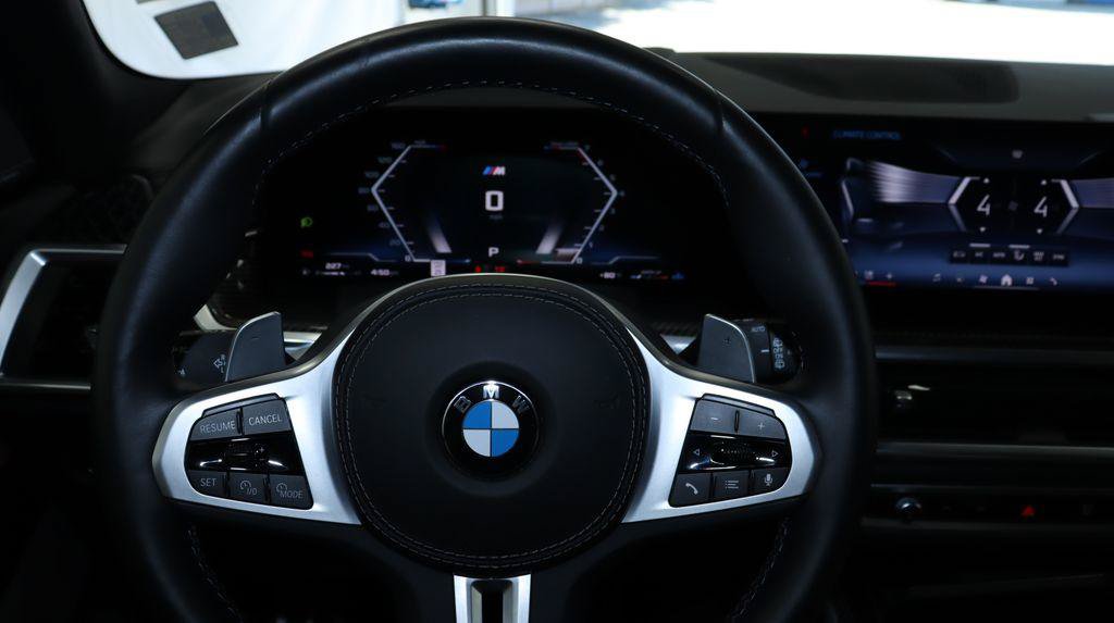 Used 2026 BMW X7 M60i AWD/4WD image 17