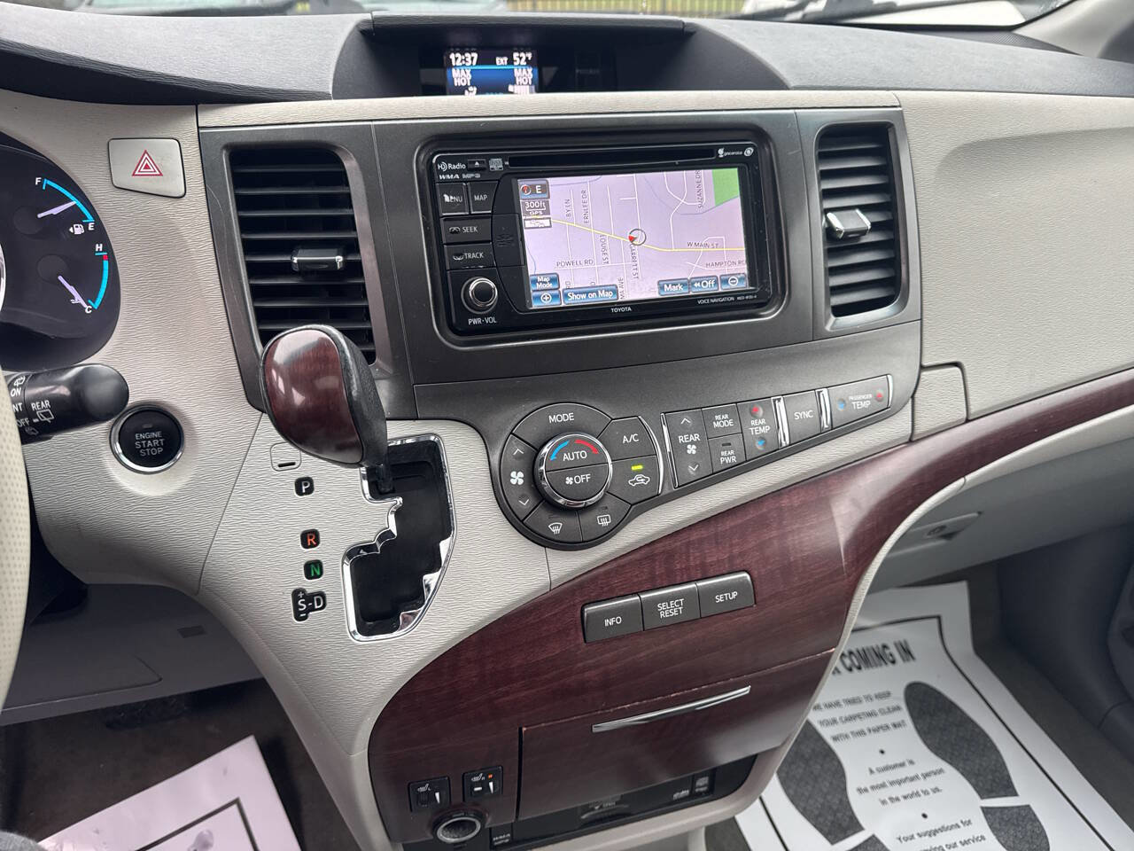 Used 2012 Toyota Sienna XLE image 13