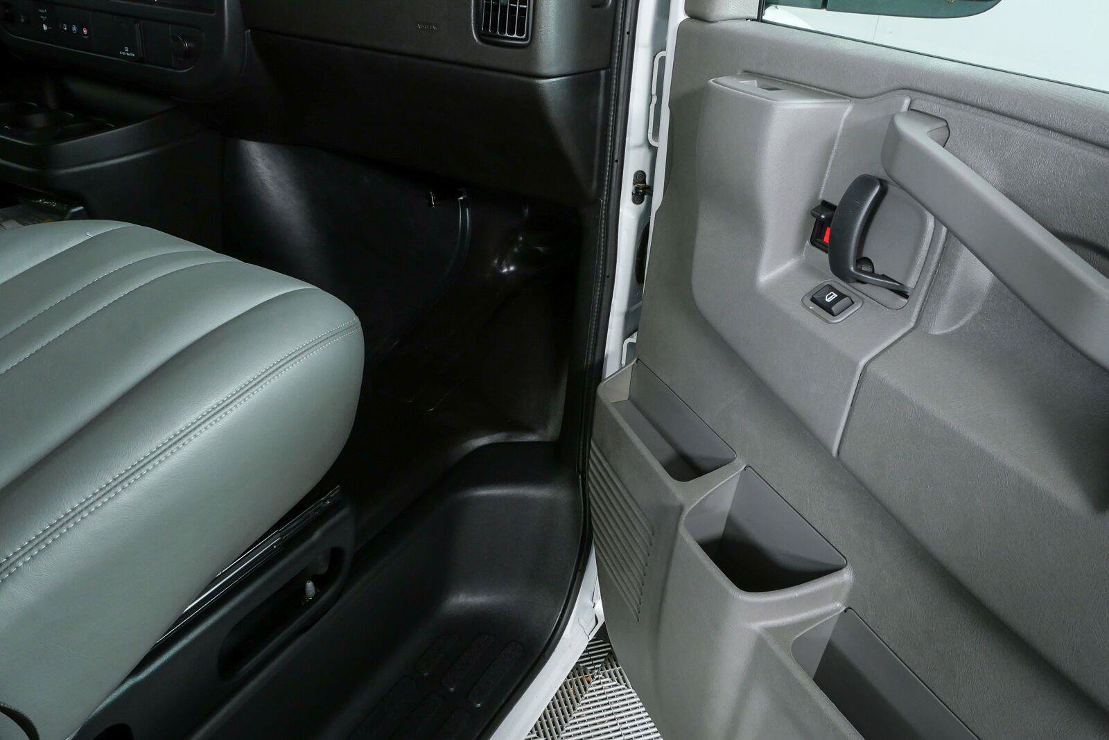 New 2025 GMC Savana 2500 w/ Driver Convenience Package RWD image 17