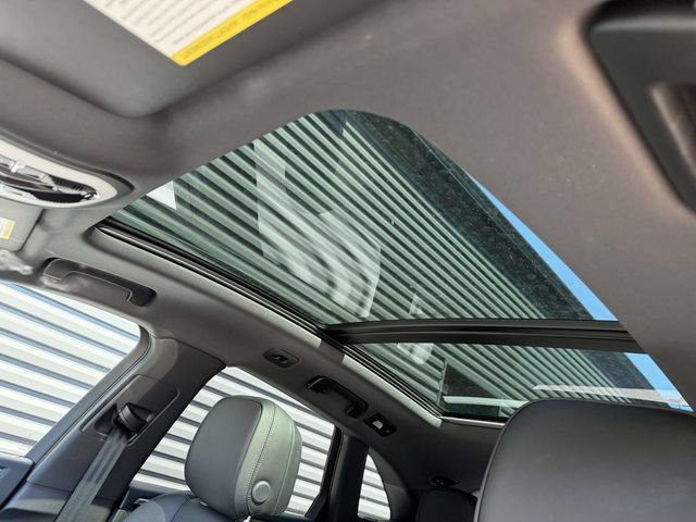 Used 2026 Porsche Macan AWD/4WD image 18