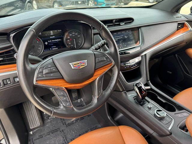 Used 2022 Cadillac XT5 Premium Luxury w/ Technology Package image 3