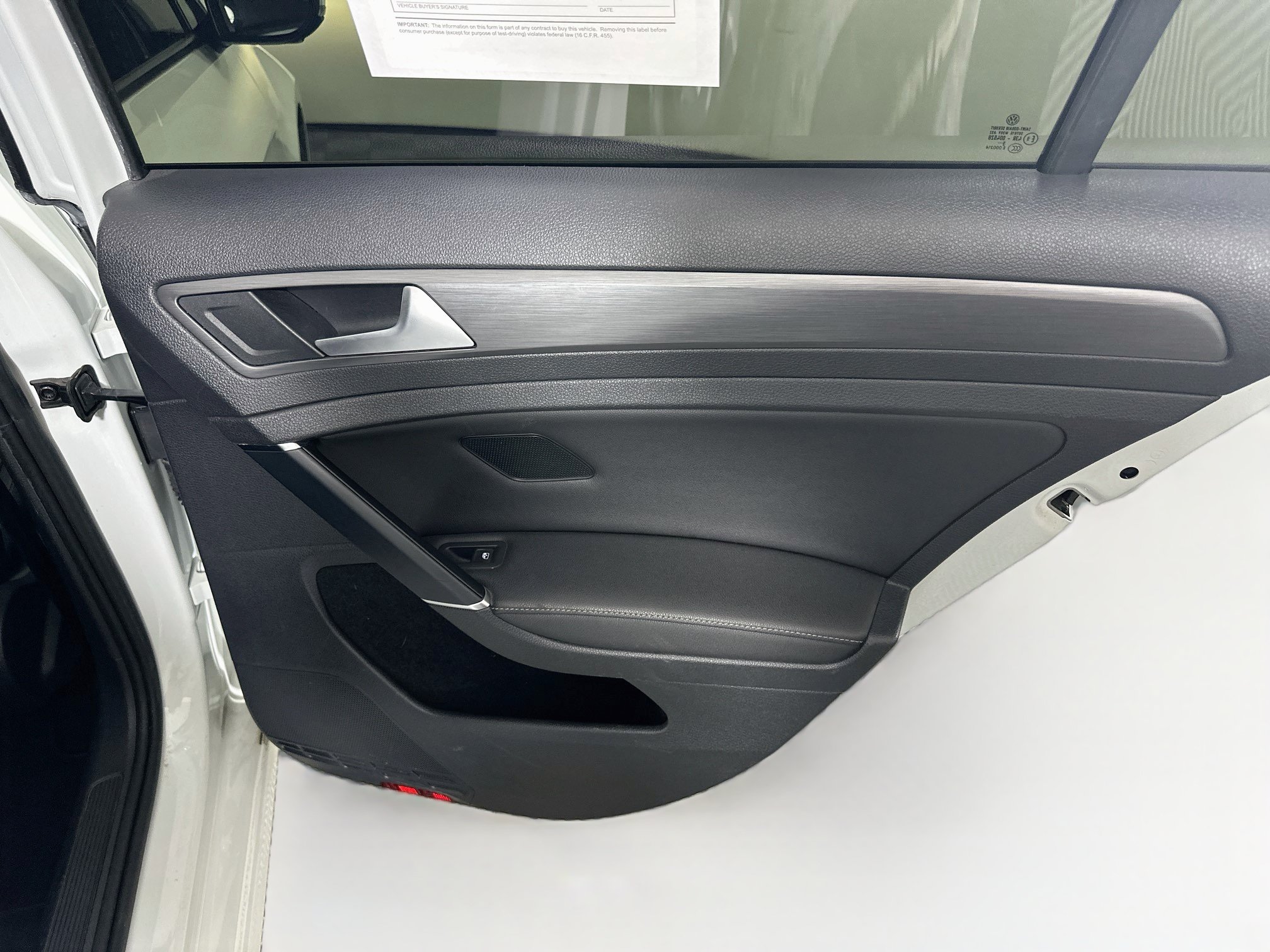 Used 2020 Volkswagen Golf 4-Door FWD image 29
