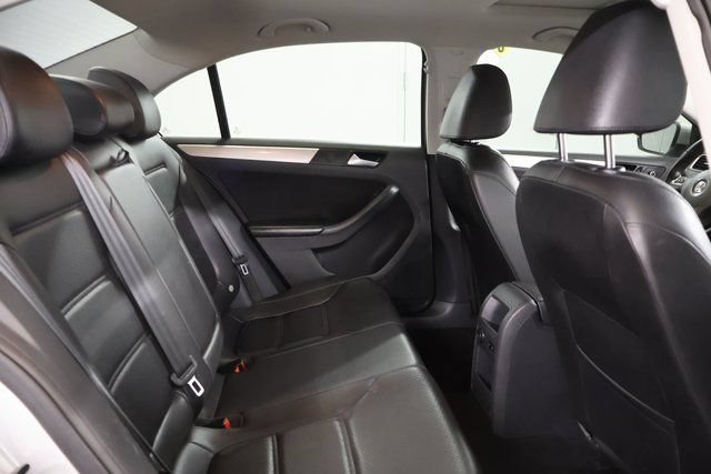 Used 2014 Volkswagen Jetta SE FWD image 25