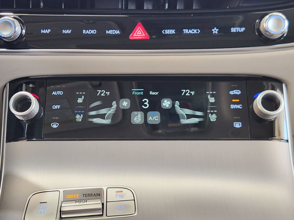 New 2026 Genesis GV70 2.5T Advanced AWD/4WD image 14