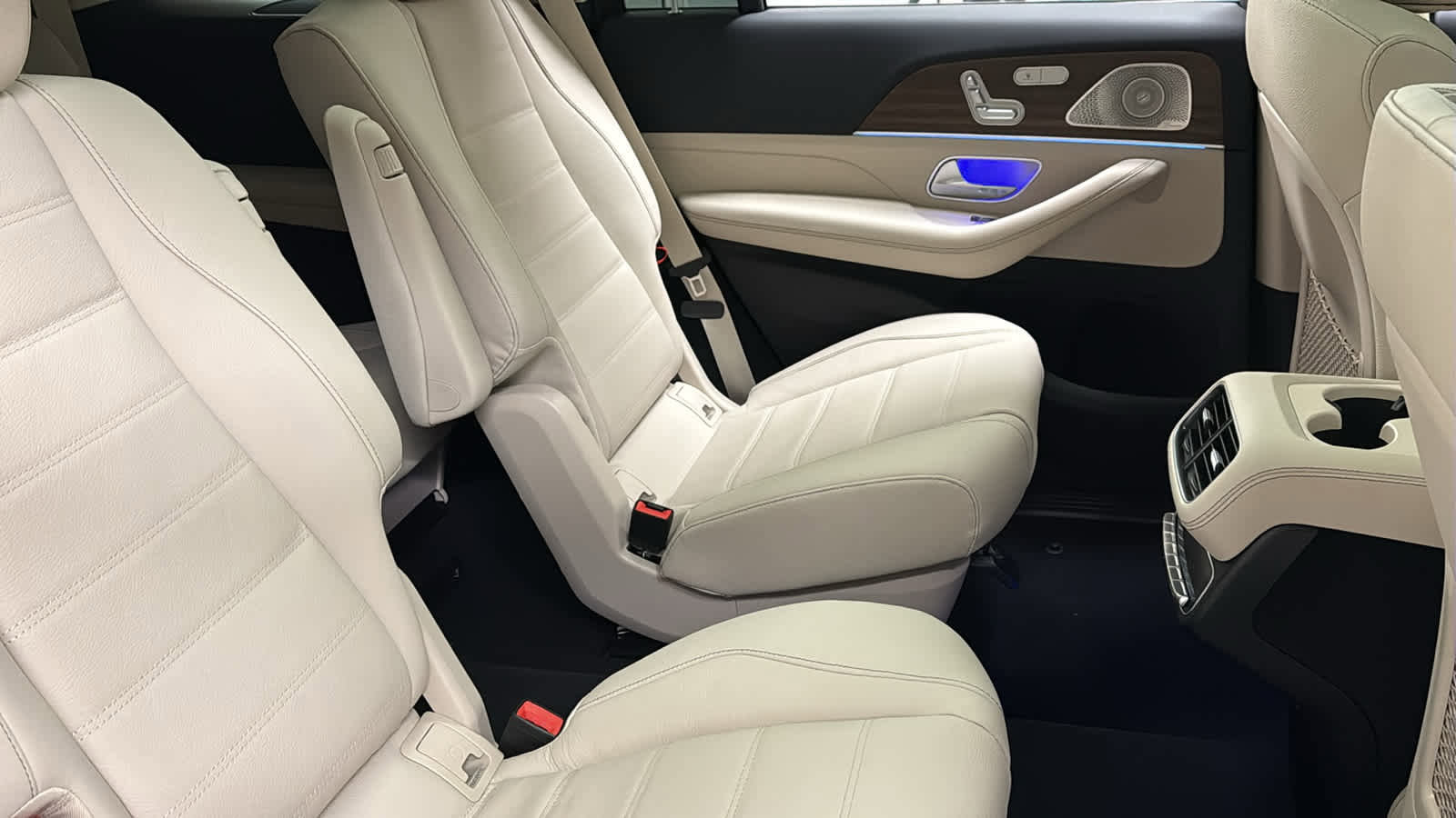 New 2026 Mercedes-Benz GLS 450 4MATIC image 35