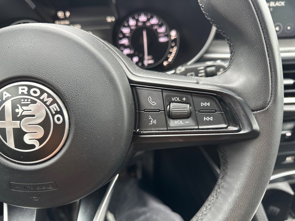 Used 2021 Alfa Romeo Stelvio Ti image 19