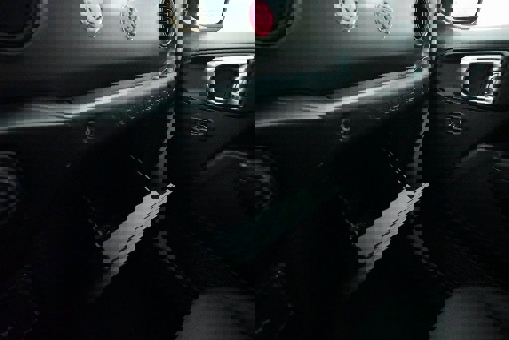 Used 2022 Jeep Wrangler Unlimited Sport image 29