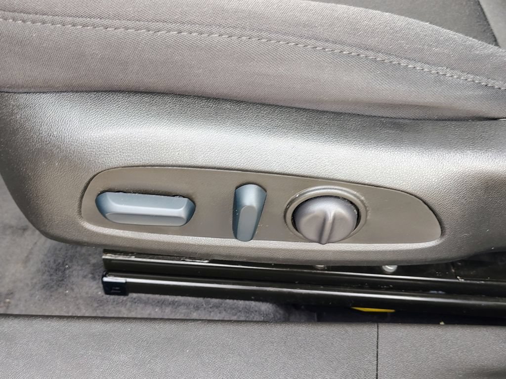 Used 2022 Chevrolet Malibu LT FWD image 17