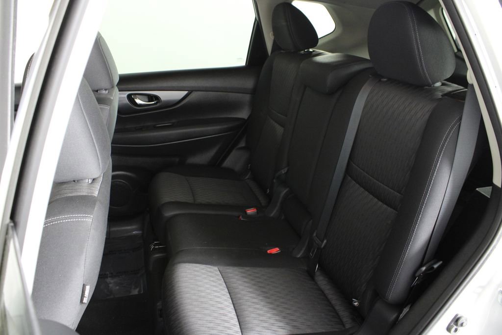 Used 2019 Nissan Rogue SV image 21