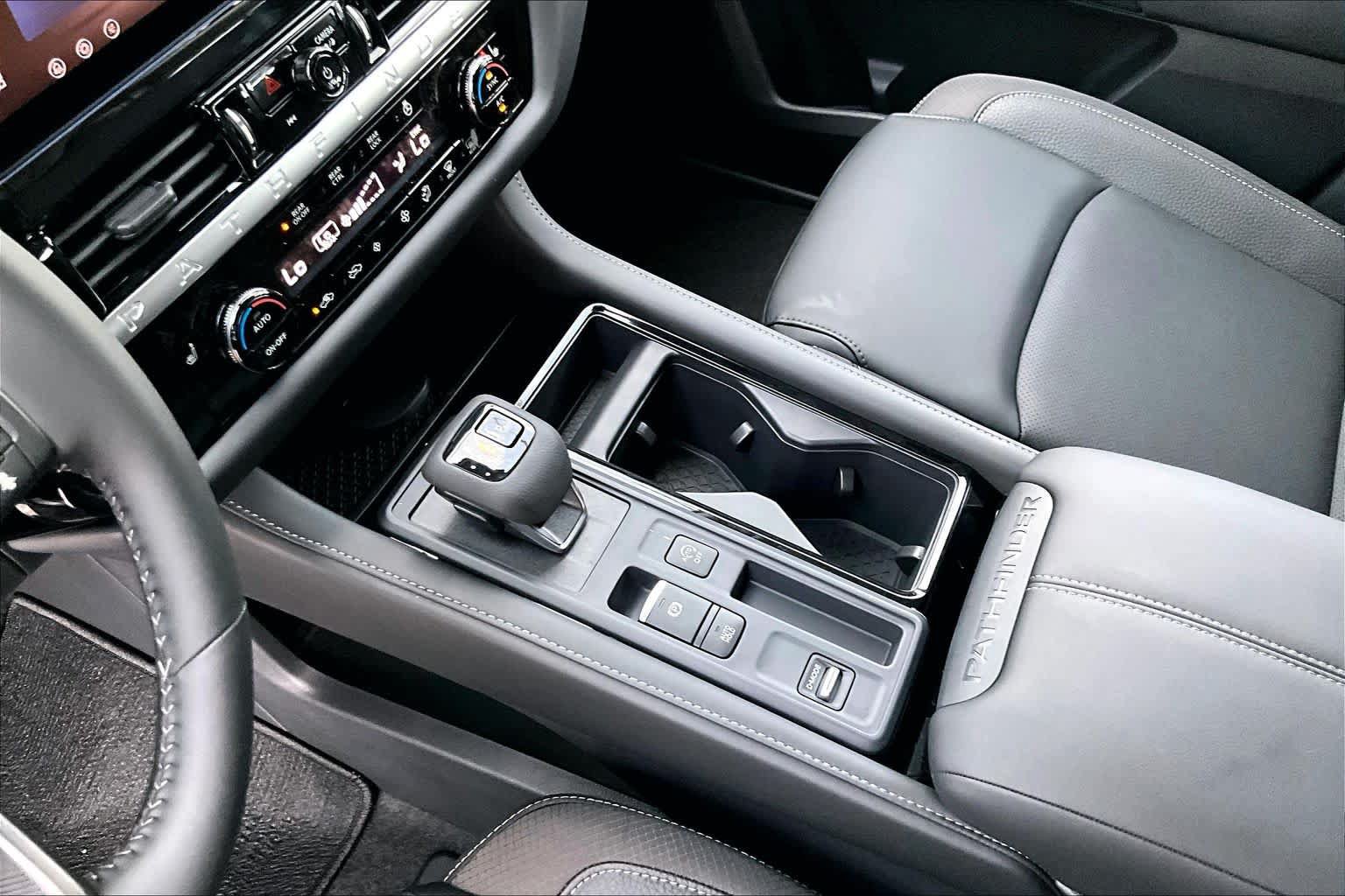 New 2026 Nissan Pathfinder SL FWD image 7
