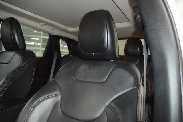 Used 2018 Jeep Cherokee Limited w/ Technology Group image 40