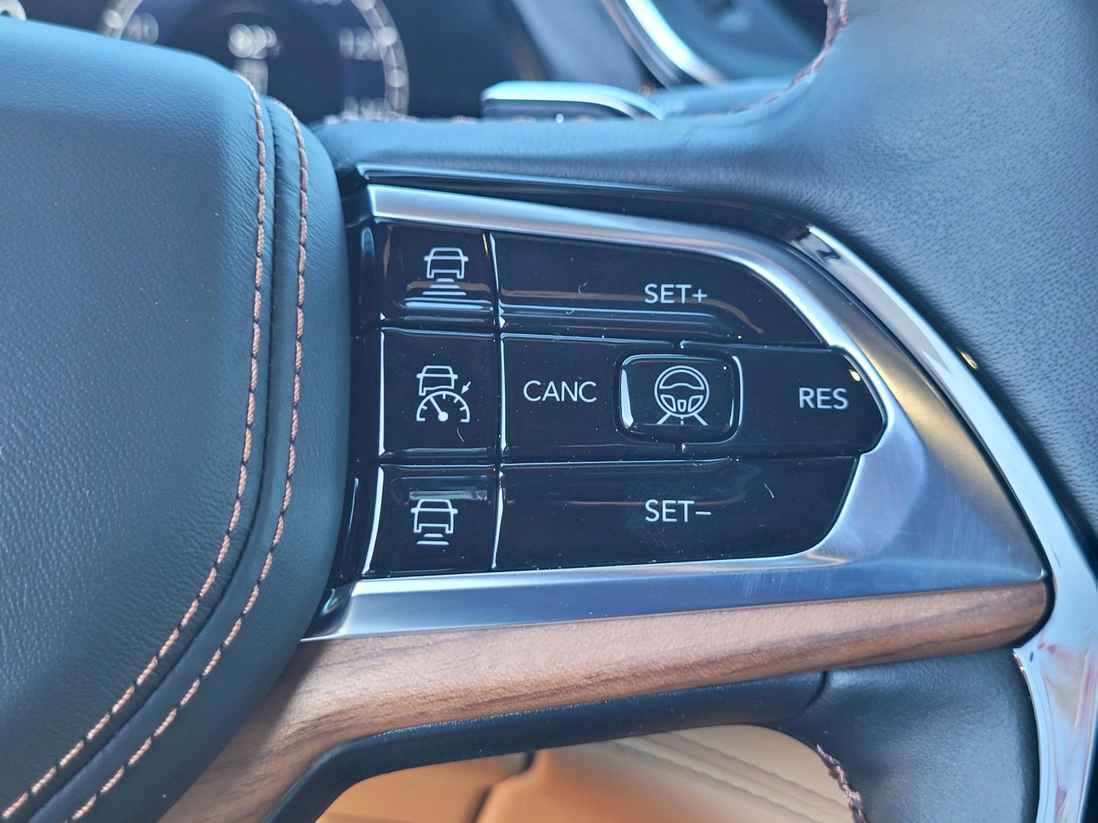 New 2025 Jeep Grand Cherokee Summit image 21