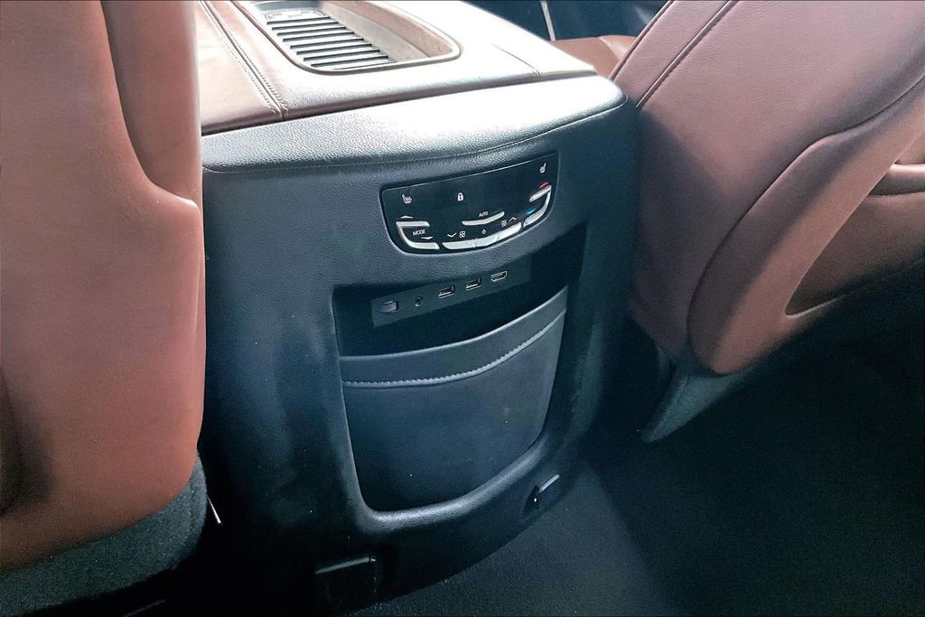 Used 2019 Cadillac Escalade Premium Luxury image 35