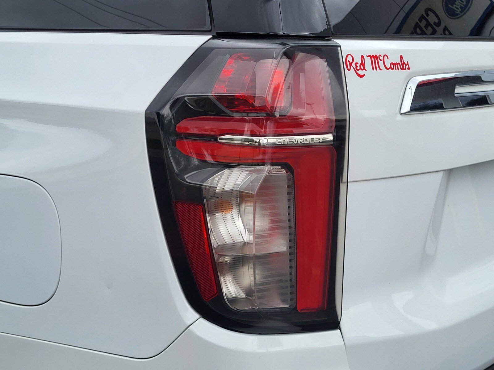 Used 2024 Chevrolet Suburban LT RWD image 9