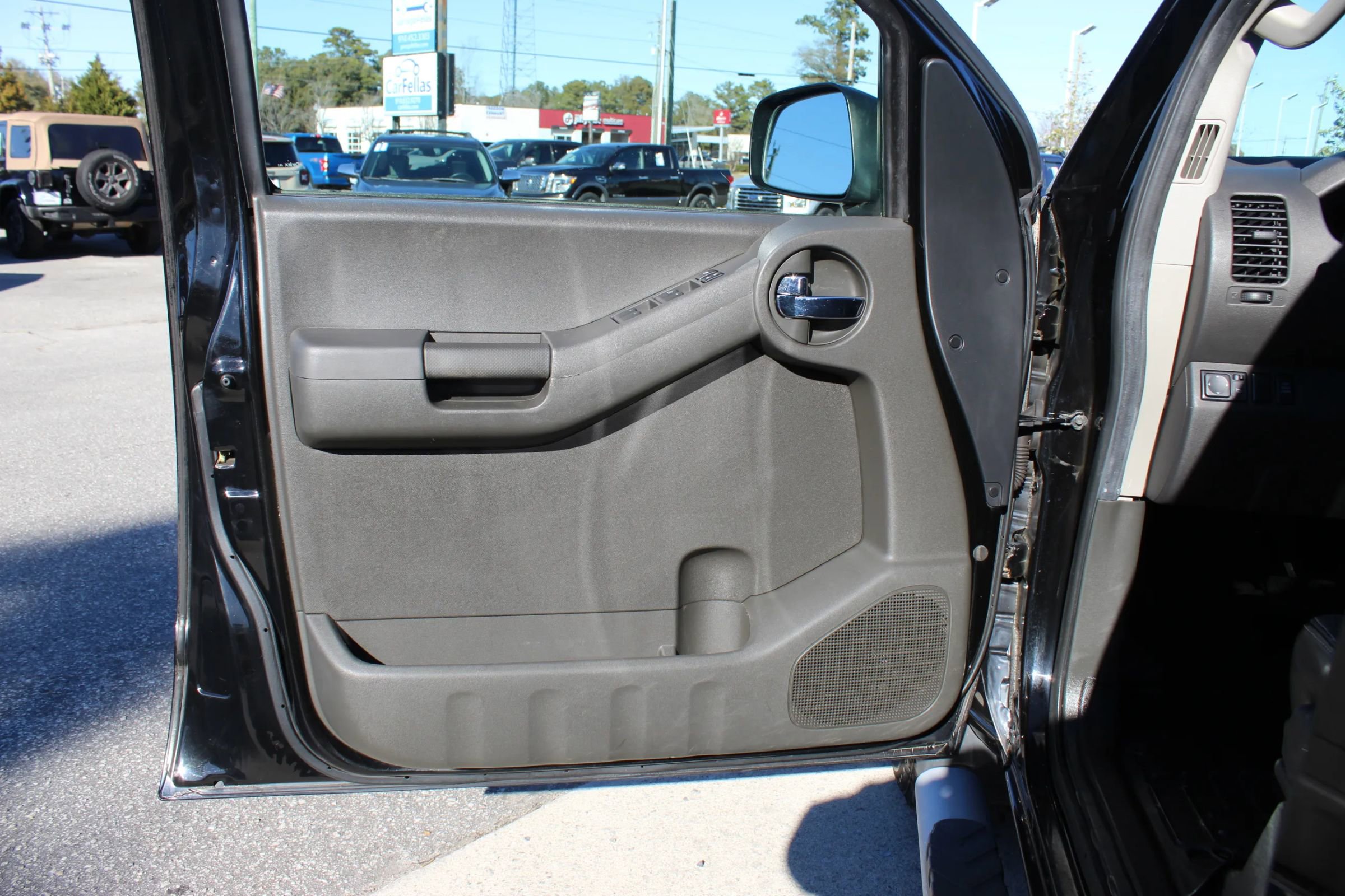 Used 2013 Nissan Xterra PRO-4X w/ Pro-4x Leather Pkg image 11