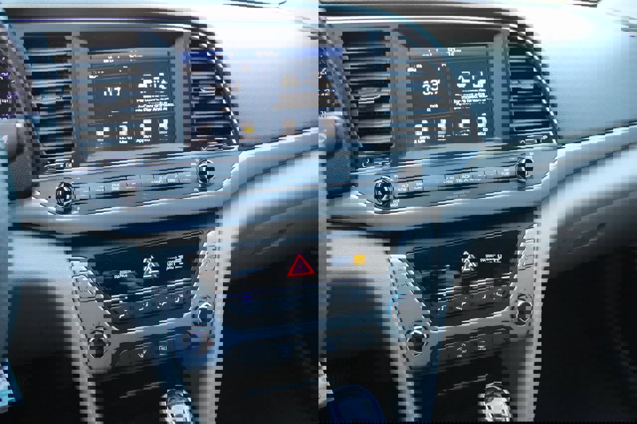 Used 2017 Hyundai Elantra SE image 6