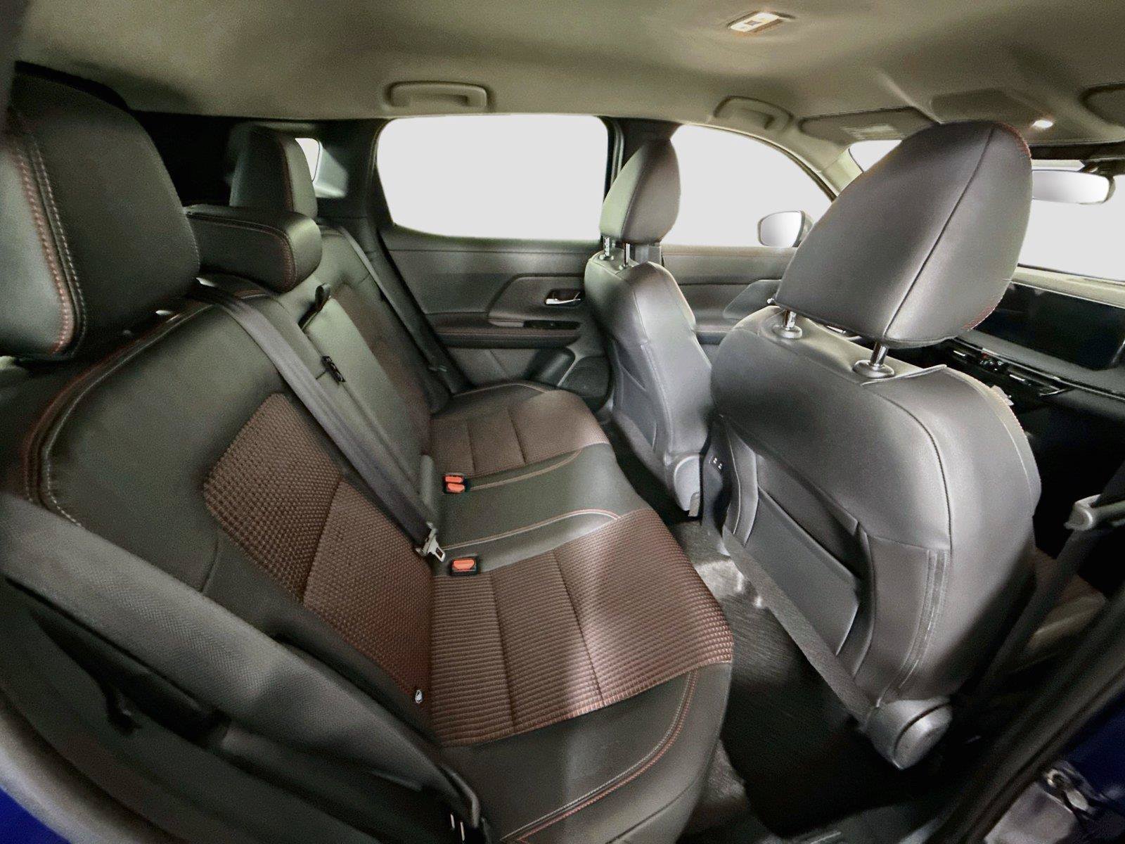 Used 2025 Nissan Kicks SR w/ Illumination Package AWD/4WD image 17