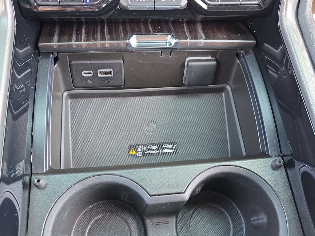 Used 2023 GMC Yukon Denali RWD image 28