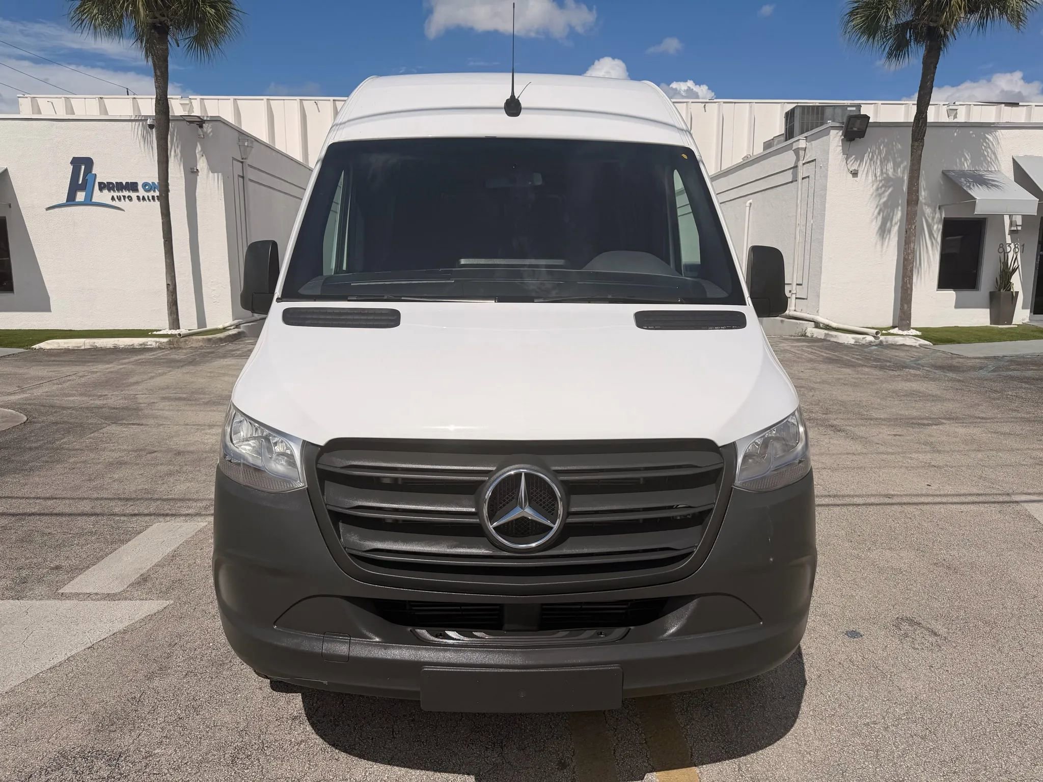 Used 2023 Mercedes-Benz Sprinter 2500 image 2