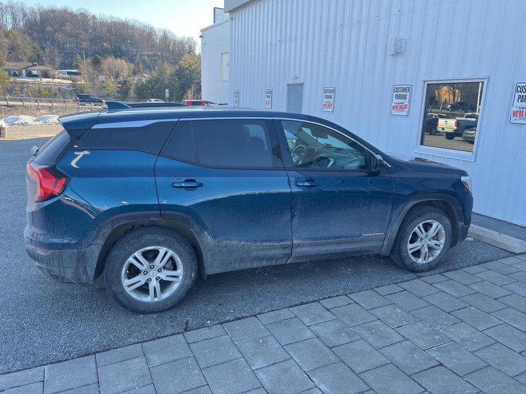 Used 2020 GMC Terrain SLE image 3