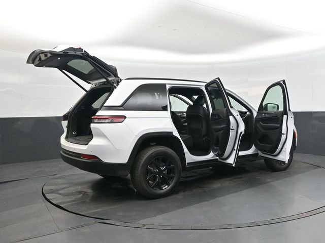 New 2025 Jeep Grand Cherokee Laredo image 46