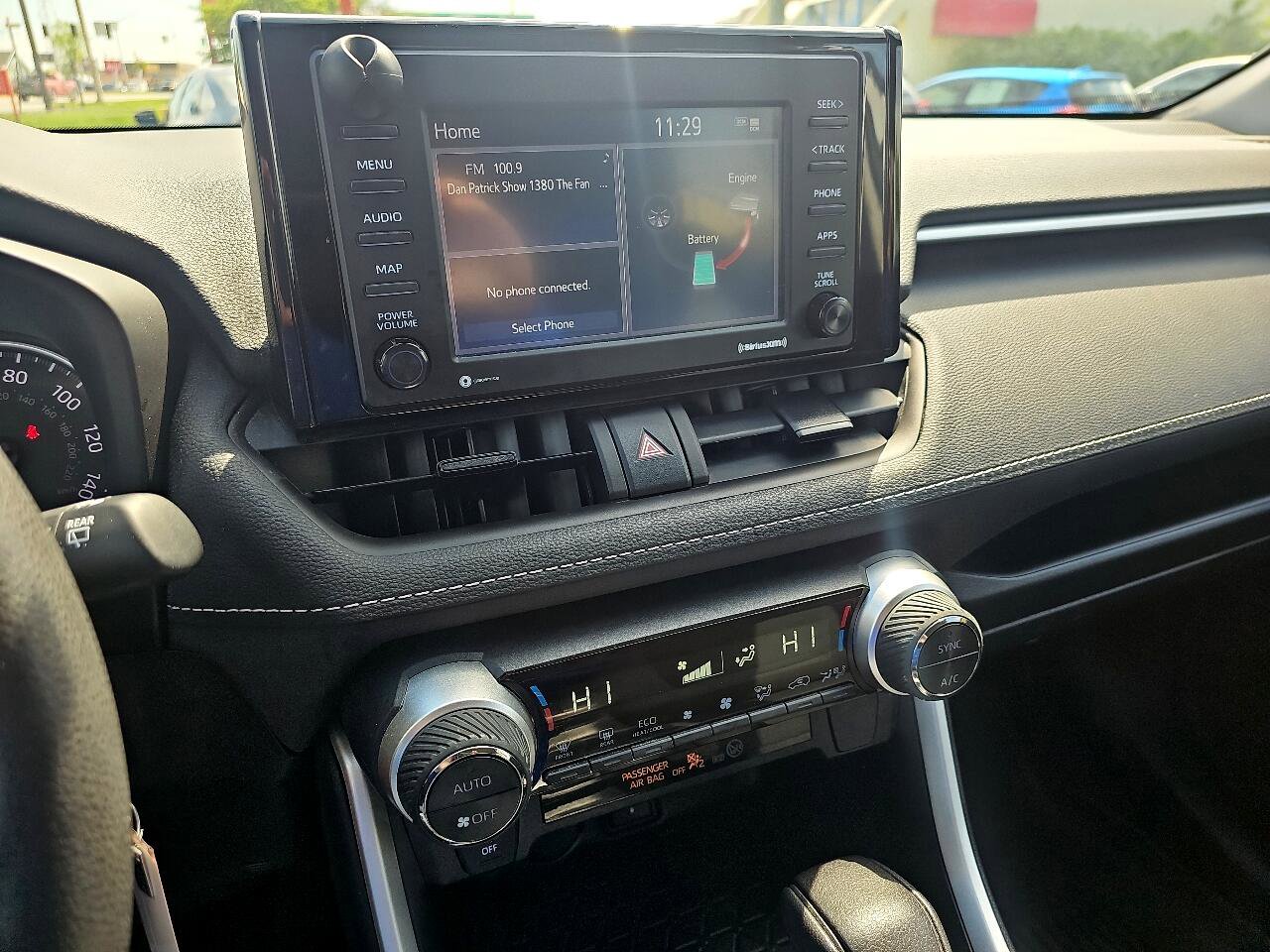 Used 2022 Toyota RAV4 LE image 15