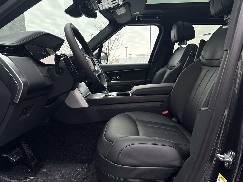 New 2026 Land Rover Range Rover SE image 18