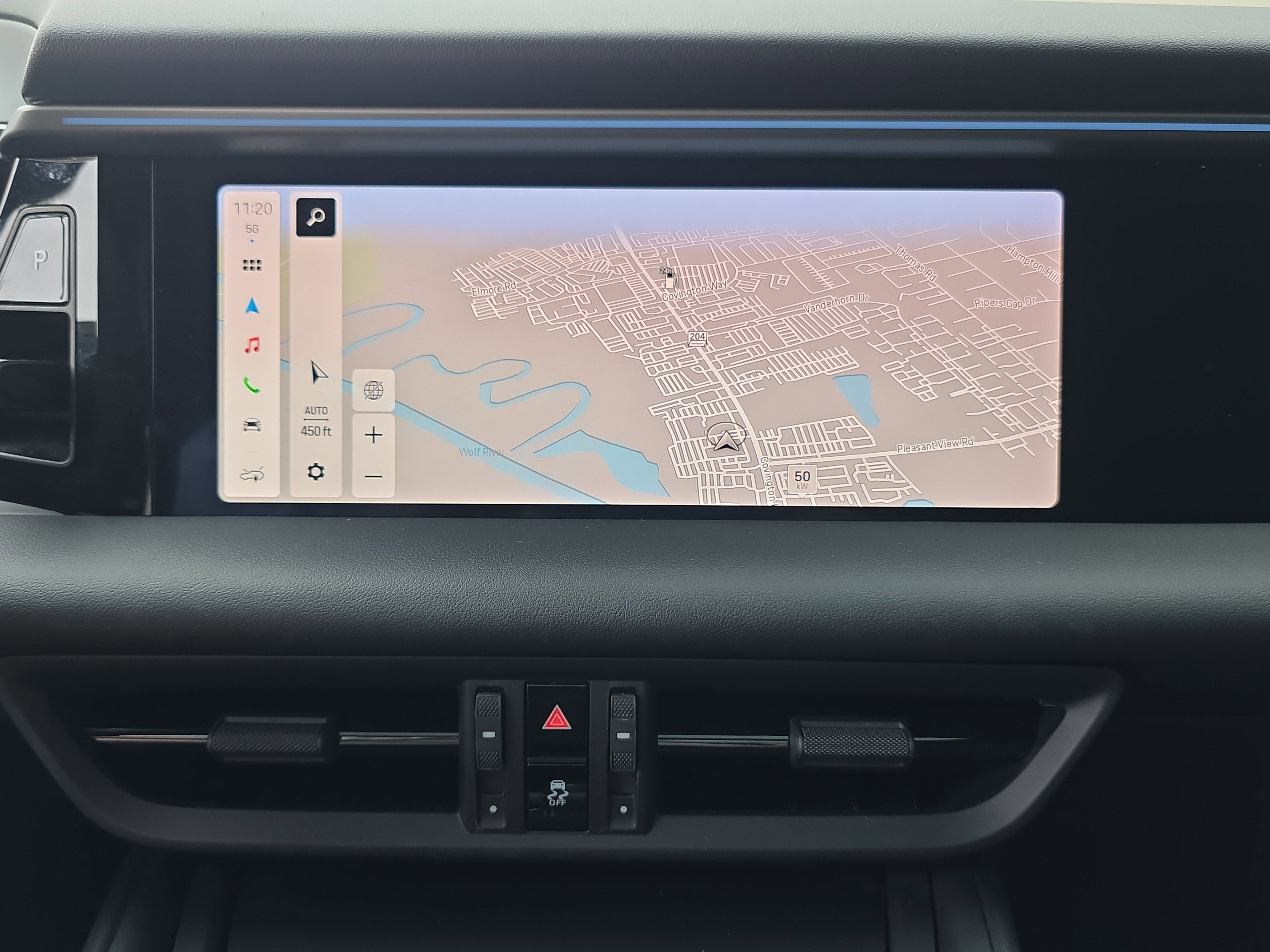 Used 2025 Porsche Macan 4 Electric AWD/4WD image 24