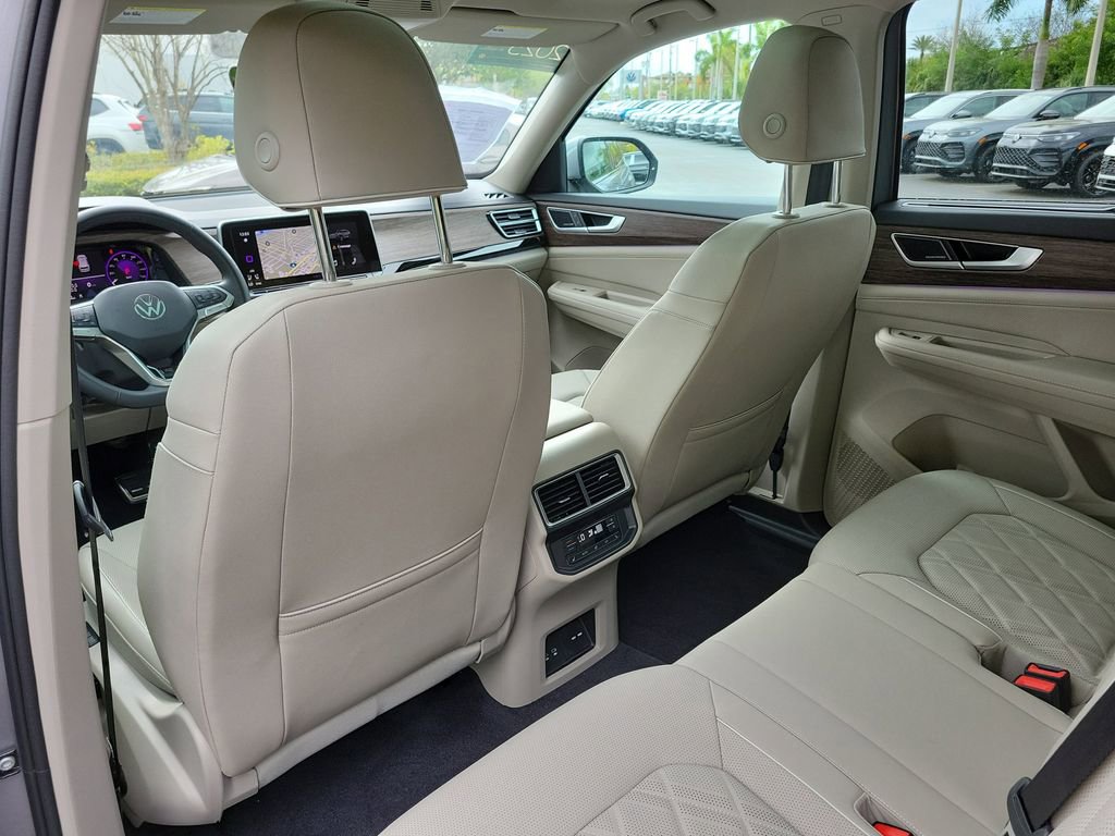 Certified 2025 Volkswagen Atlas SEL Premium R-Line image 13