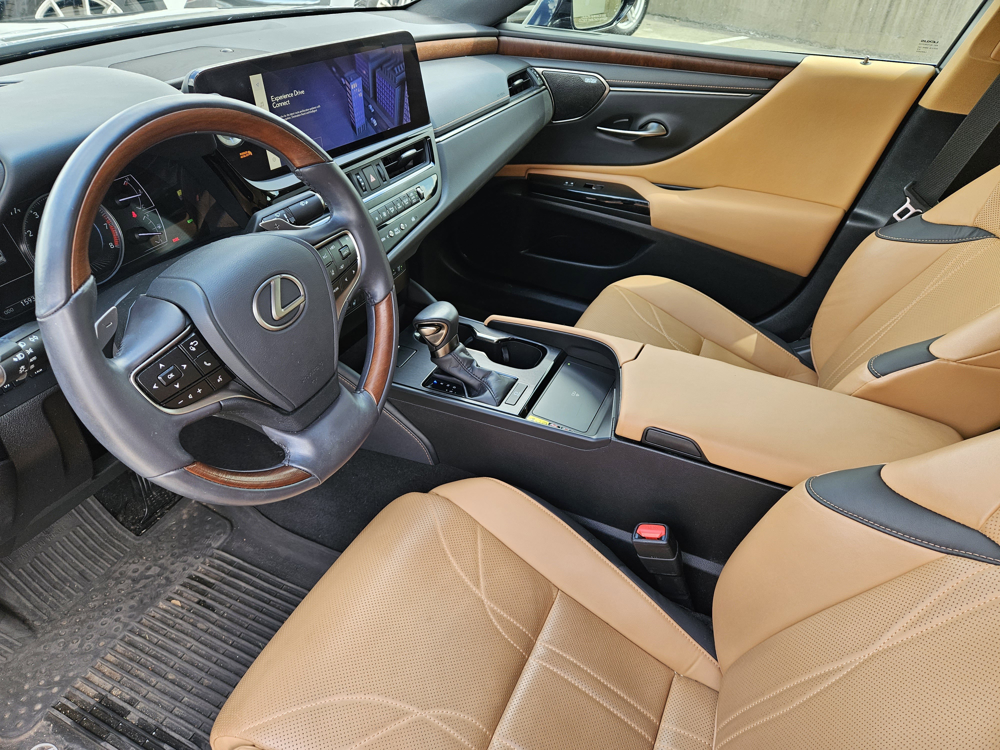 Used 2024 Lexus ES 350 Ultra Luxury w/ Accessory Package (Z2) FWD image 4