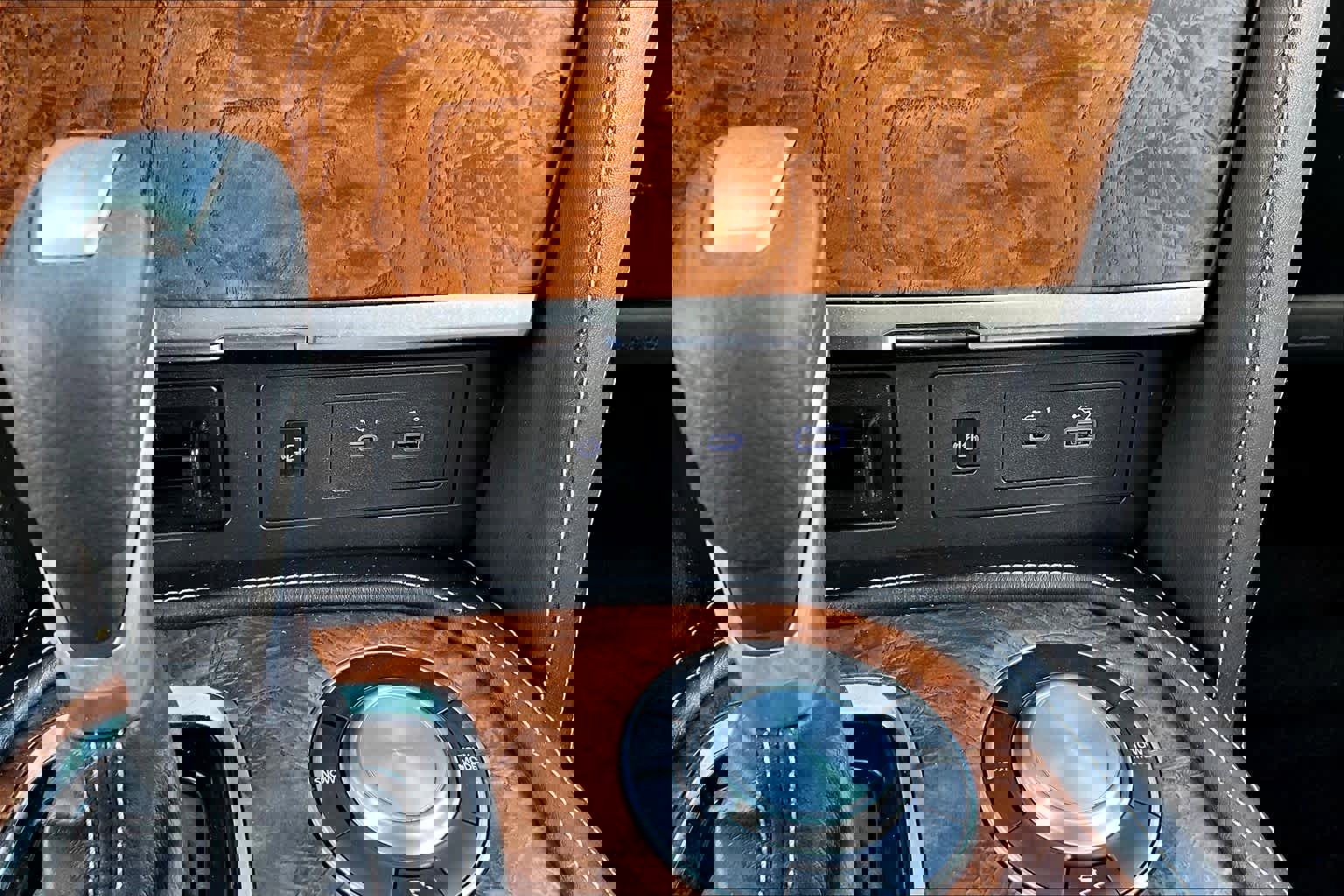 Used 2023 Nissan Armada SL w/ Cargo Package image 31