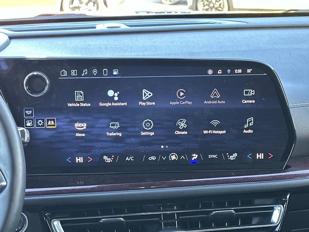 Used 2024 Chevrolet Traverse Z71 image 12