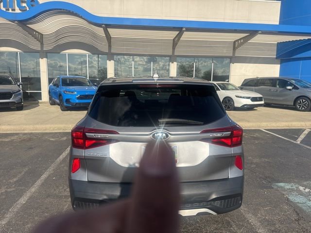 Used 2021 Kia Seltos LX image 6