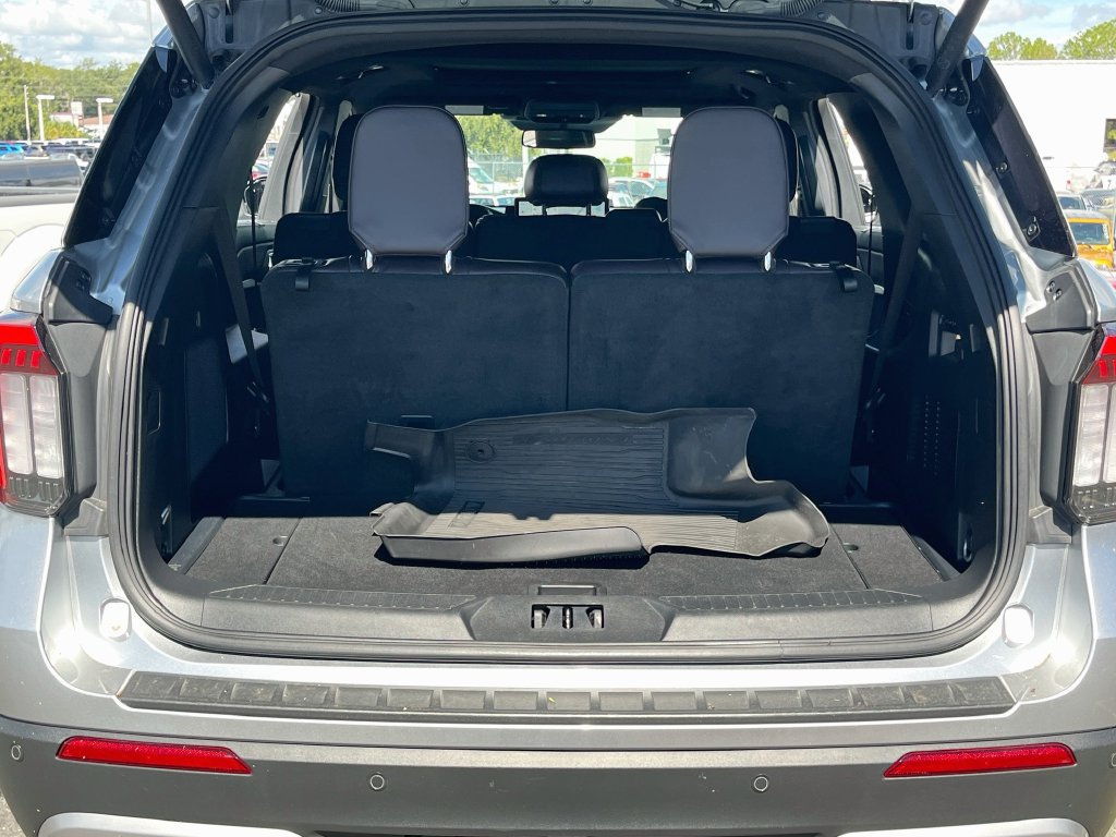 Used 2025 Ford Explorer Platinum AWD/4WD image 27