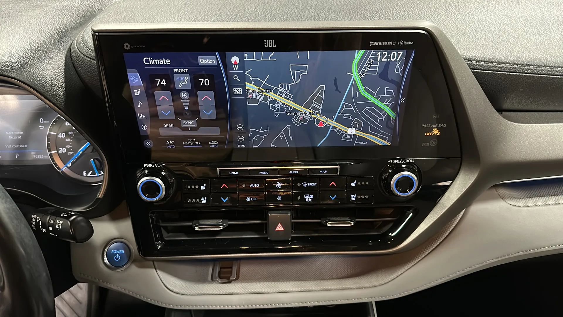 Used 2021 Toyota Highlander Limited image 25