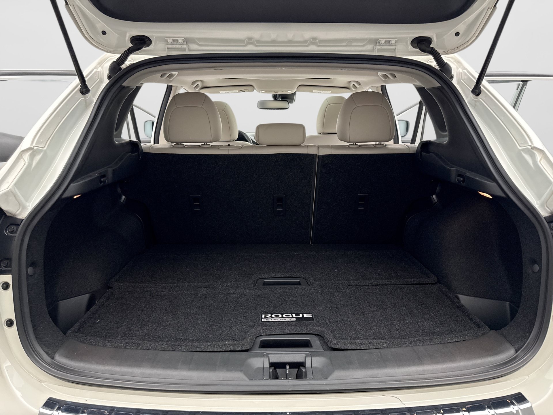 Used 2022 Nissan Rogue Sport SL w/ Premium Package FWD image 18