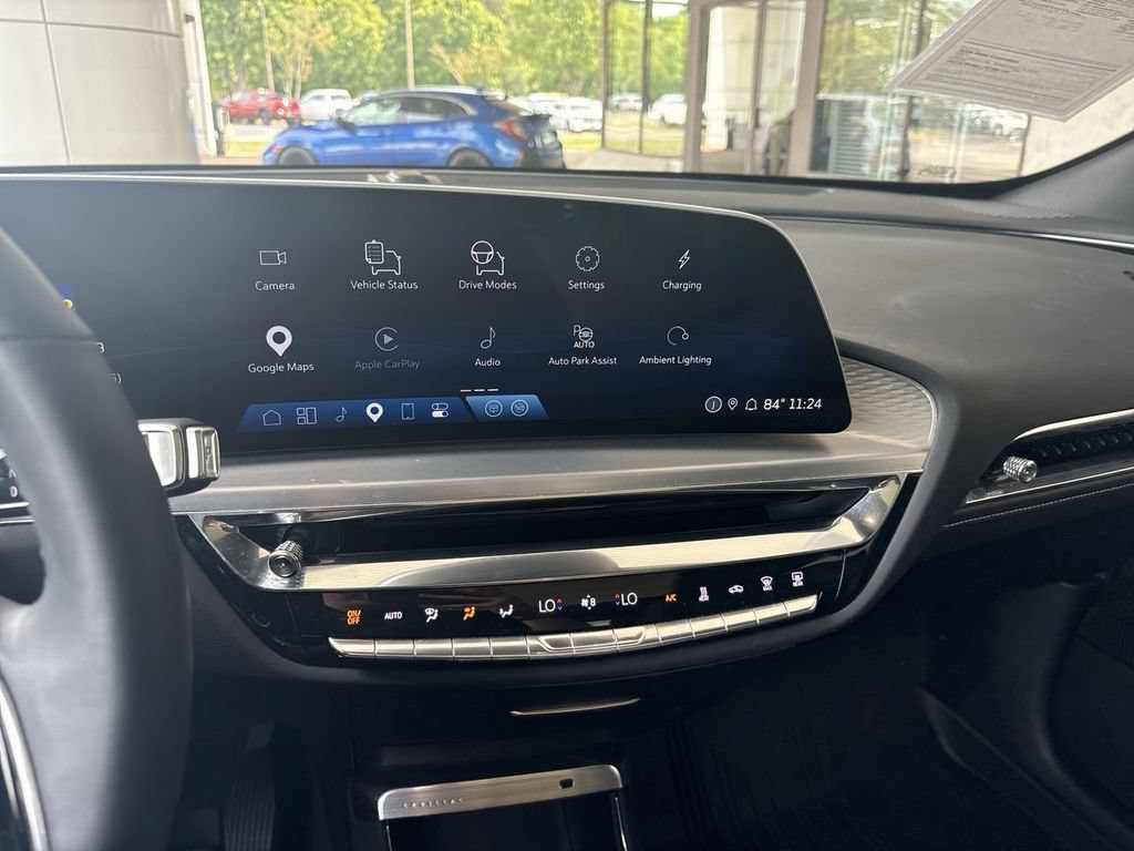Certified 2025 Cadillac Lyriq Luxury AWD/4WD image 13