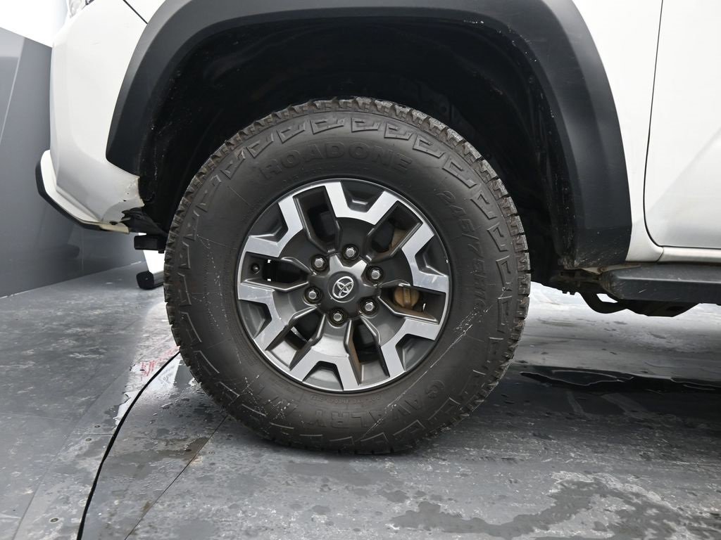 Used 2021 Toyota Tacoma TRD Off-Road image 12
