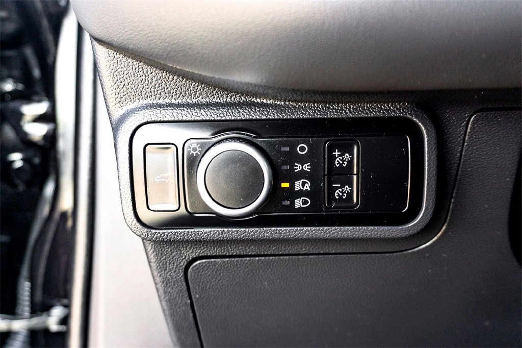 Used 2025 Ford Explorer Active image 16