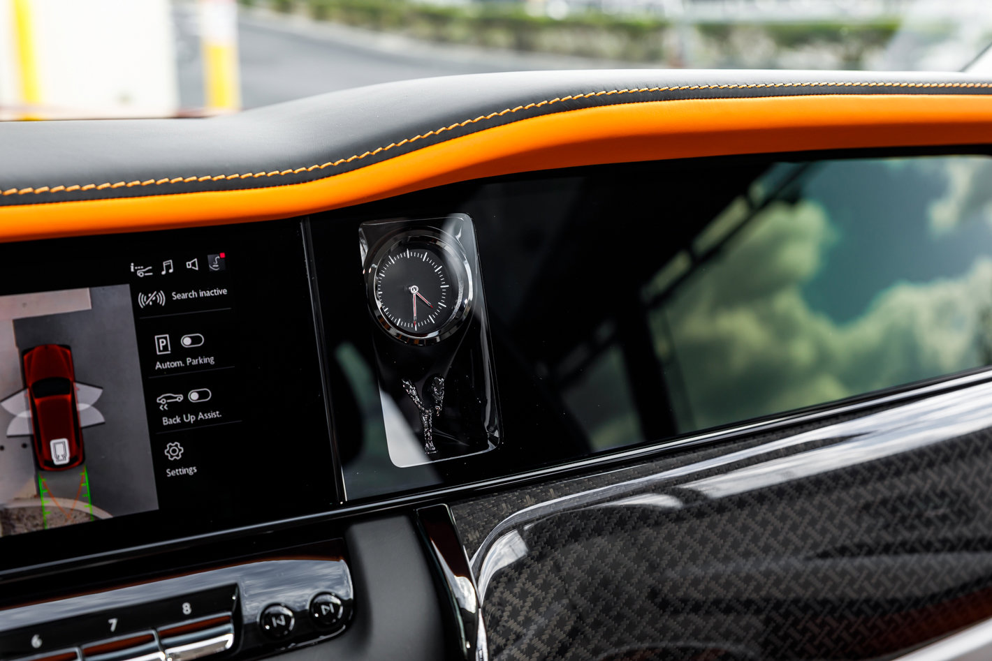 Certified 2026 Rolls-Royce Cullinan Black Badge AWD/4WD image 30