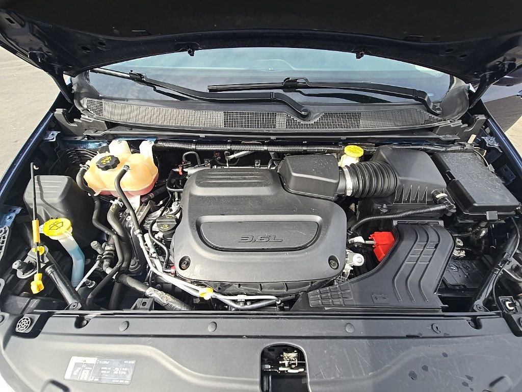 Used 2020 Chrysler Pacifica Touring w/ Advanced Safetytec Group image 10