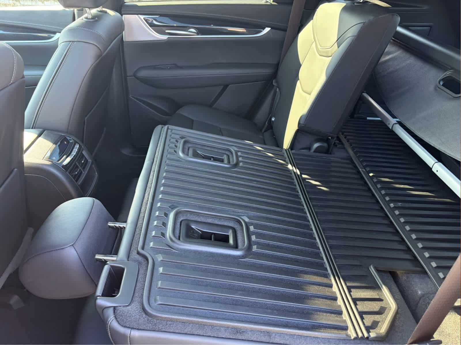 Used 2024 Cadillac XT5 Premium Luxury w/ LPO, Floor Liner Package AWD/4WD image 25
