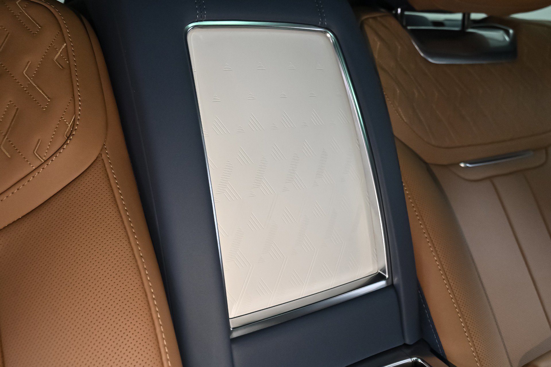 Used 2023 Land Rover Range Rover LWB SV Autobiography image 43