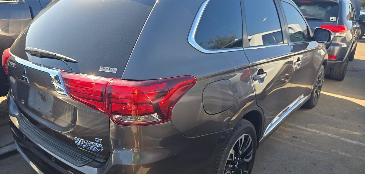 Used 2018 Mitsubishi Outlander SEL AWD/4WD image 4