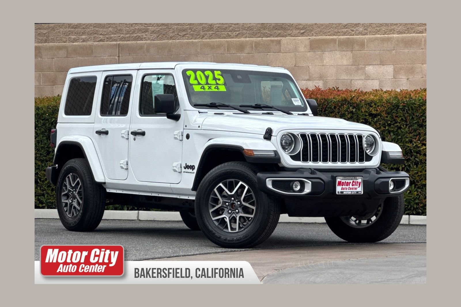 Used 2025 Jeep Wrangler Sahara image 1