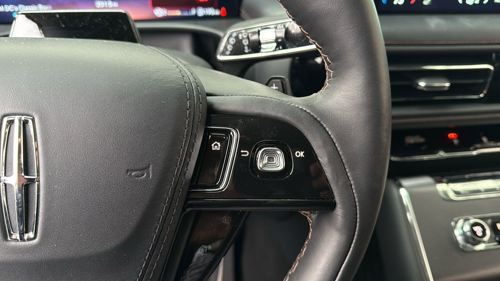 New 2026 Lincoln Aviator AWD image 23