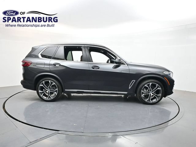 Used 2022 BMW X5 xDrive40i w/ Executive Package AWD/4WD image 8